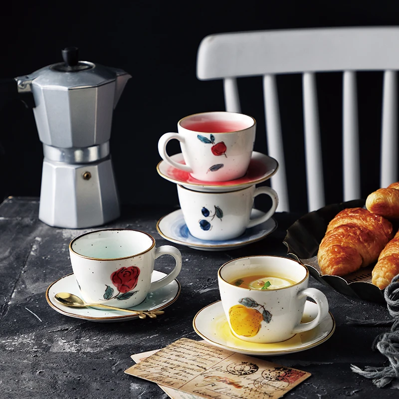 Керамическая кофейная чашка в стиле ретро с лимоном черникой и блюдцем Японская