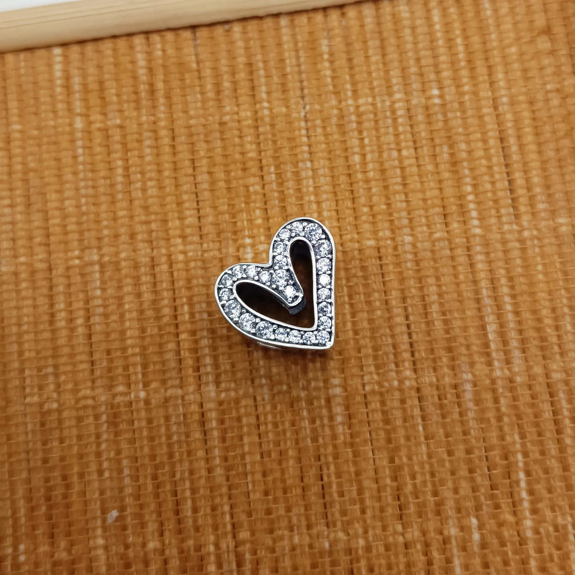 

Sparkling Freehand Heart Charm Valentine's Day Jewelry