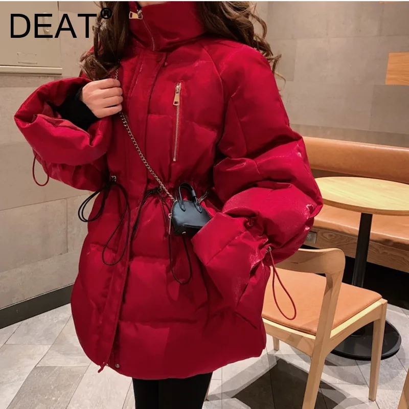 

DEAT Red Stand Collar Medium Women Long Small Warm Winter New Female Winter Bright Face Drawstring Waist Down Cotton Coat 7X0007