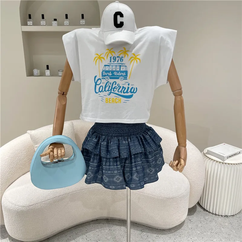 

Girl's Clothing Summer 2021 Niche Design Letter Print Sleeveless Vest T-shirt + Elastic Waist Pleated Cake Skirt Two Piece Set