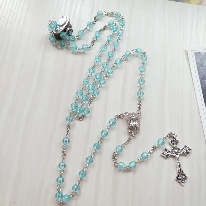 Ожерелье QIGO женское прозрачное голубое акриловое с подвеской в виде креста