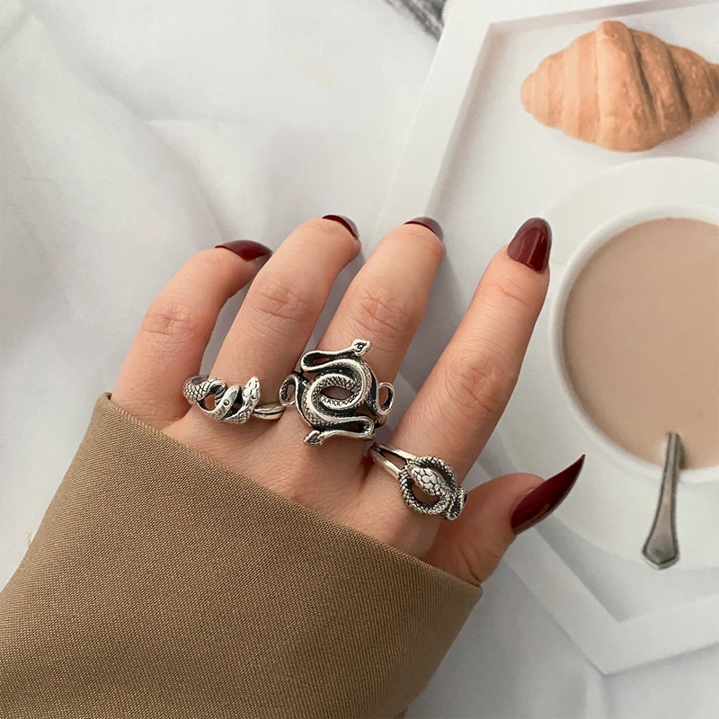 

KISS WIFE Bohemian Gold Snake Animal Wide Rings Set For Women Men Fashion Pineapple Eyes Knuckle Rings Open Finger Ring Jewelry