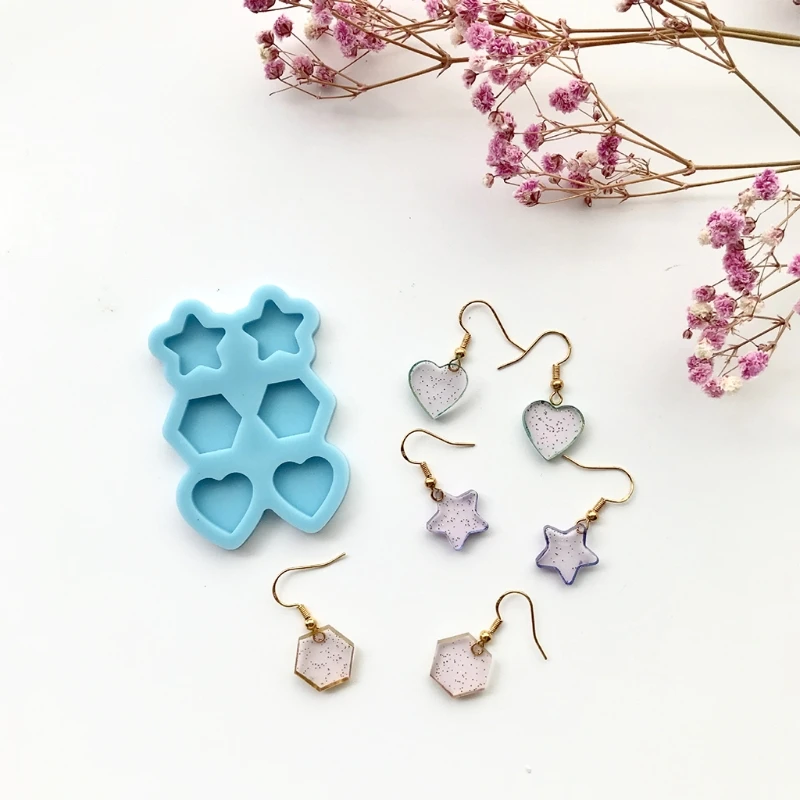 

Женские серьги-гвоздики с бриллиантами