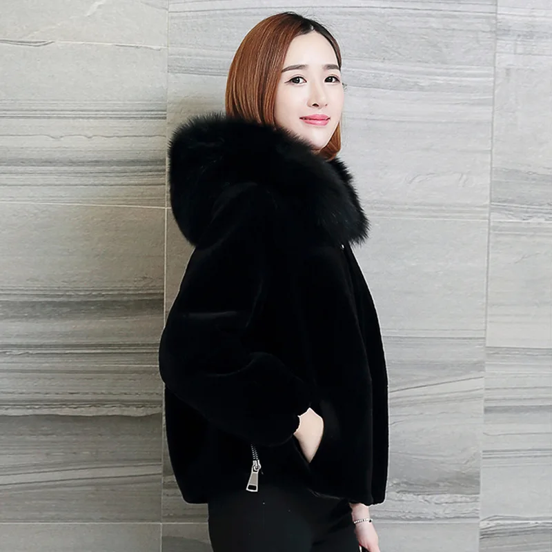 

Short Black Faux Fur Coat Women Jackets Woman Winter 2020 Artificial Sheep Shearing Fur Coats Manteau Femme Hiver KJ986