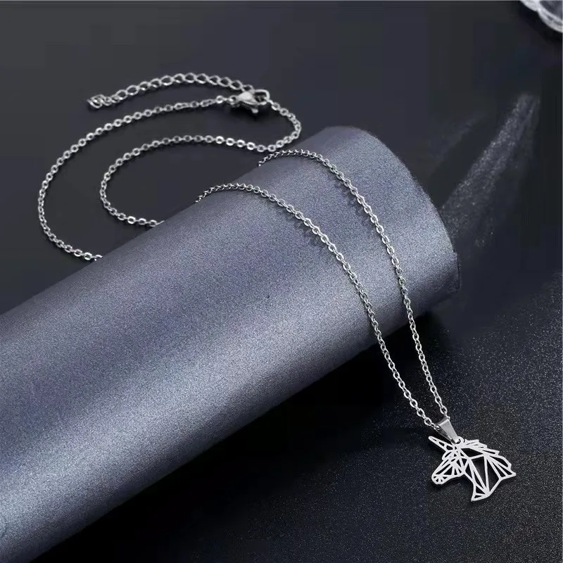 Оптовая продажа 10 ожерелий с милым единорогом ожерелье полым кулоном из