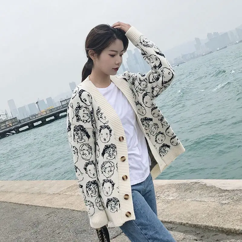 

2021 Autumn Loose Women's Cardigan Cartoon Printing Thick Warm Cardigan Jacket Fashion Women's Cardigan Sweater