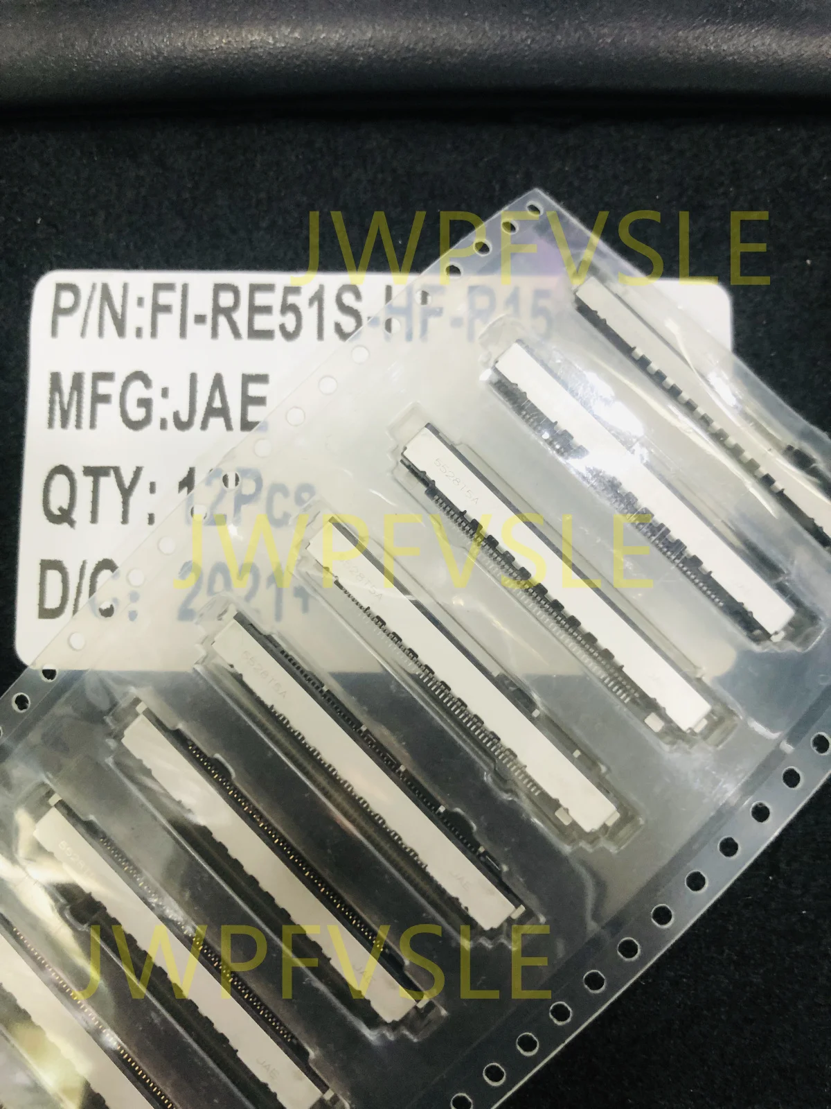 FI-RE51S-HF-R1500 51-позиционный разъем розетки 0 020 дюйма (0 50 мм) прямоугольный золотистый