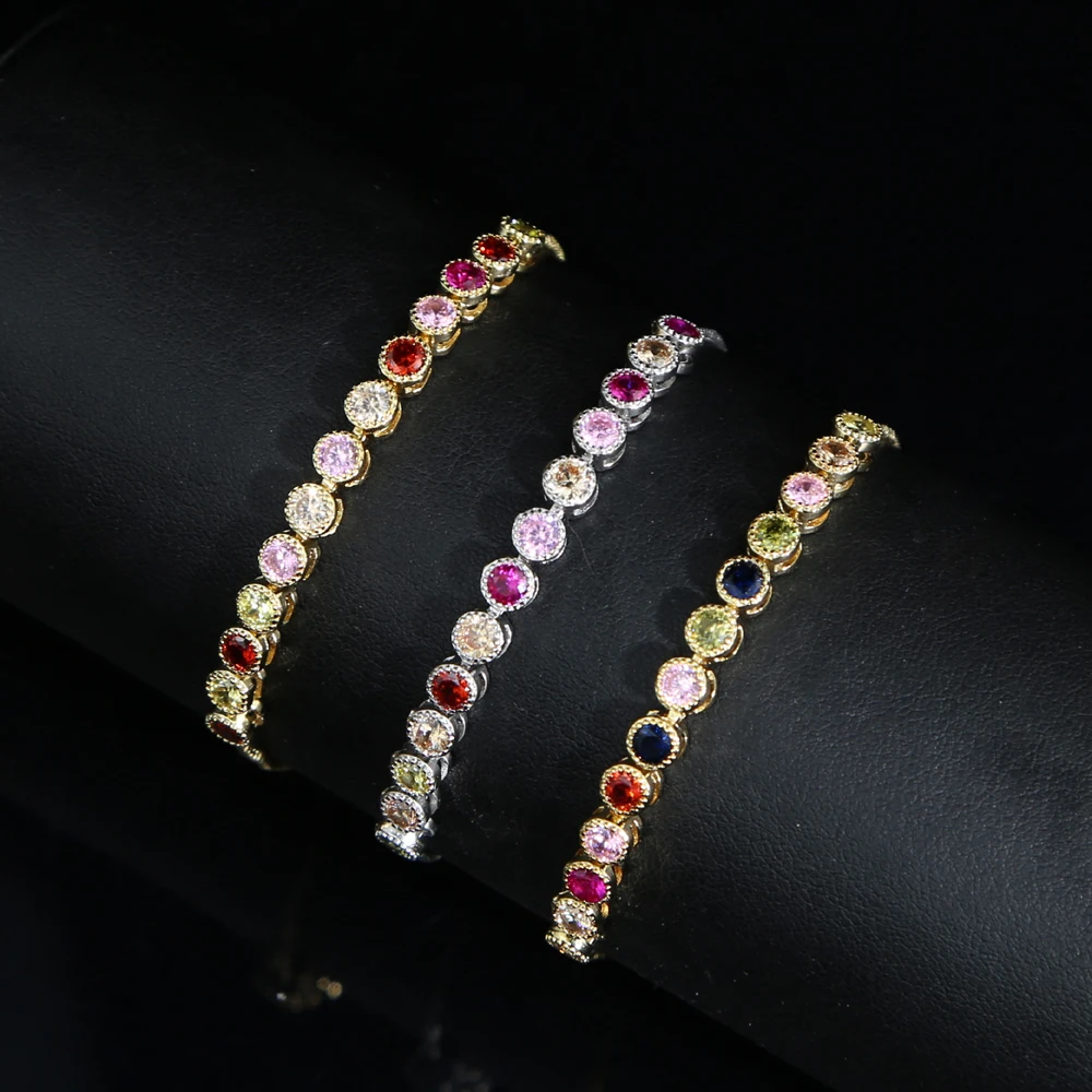 Модные женские браслеты с шармами и фианитами круглые простые изящные