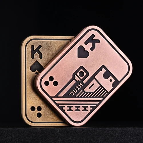 

Second-hand non-refundable out-of-print Lucky Poker Coin Texas Holdem Poker Card Crimper Metal Mini Custom Creative Playing Card