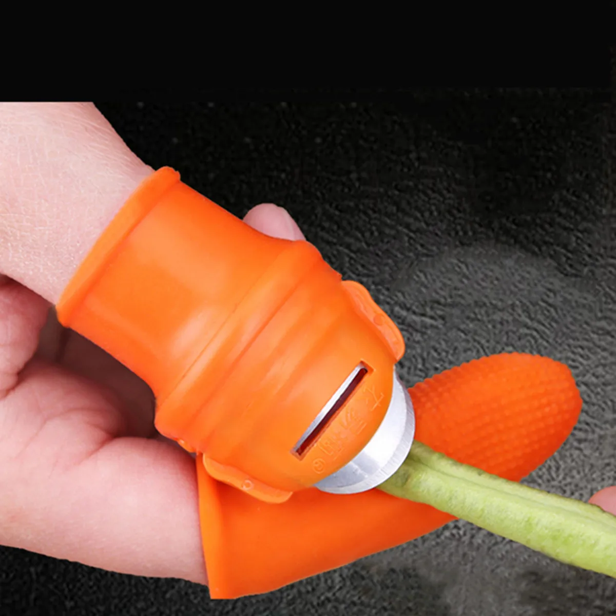 

Thumb Knife Finger Protector Vegetable Plant Blade Scissors Cutting Garden Glove