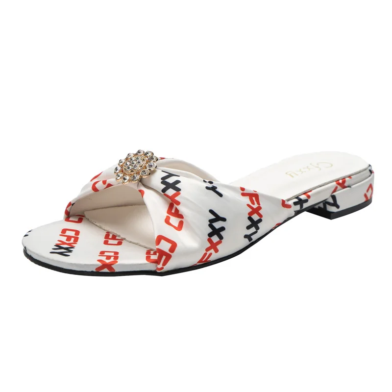 

Summer Sandals New Flat Designer Flowers Rhinestone Slippers Casual Open Toe Sandals Women Shoes Women Sandals 2021 Large Size