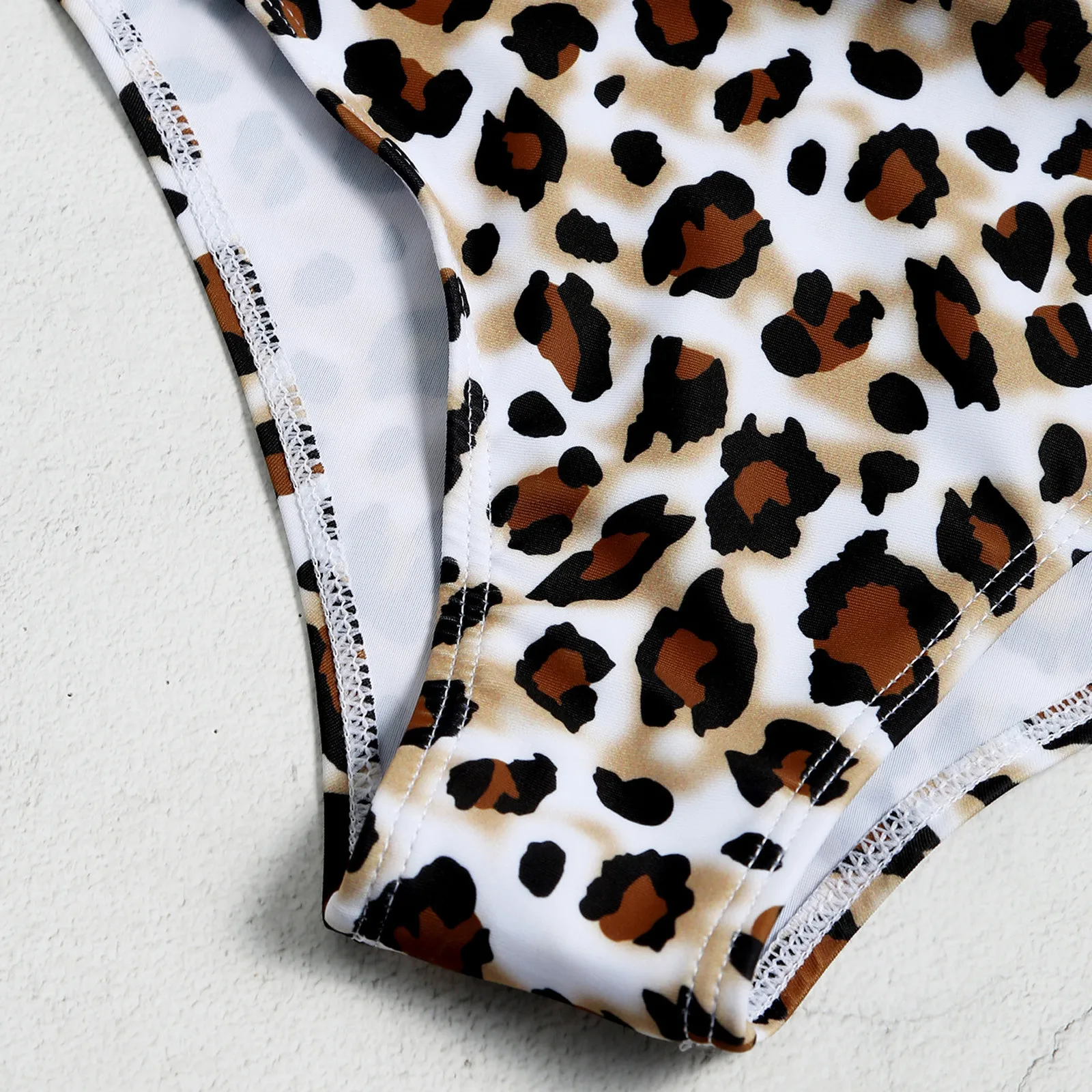 

Women's Bikini Set Two Piece Knot Front Crop Top Swimsuit with Leopard Bottom Swimwear Push-up Bikini Summer Beachwear Swimwear