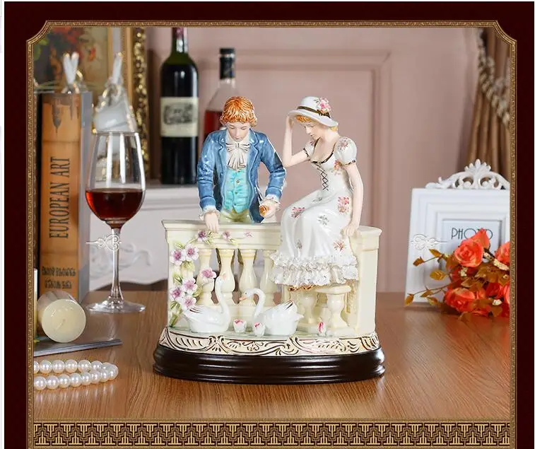 

European Western Characters Couple Ceramic Statue Home Furnishing Figurines Decoration Crafts Office Room Desktop Ornaments Art