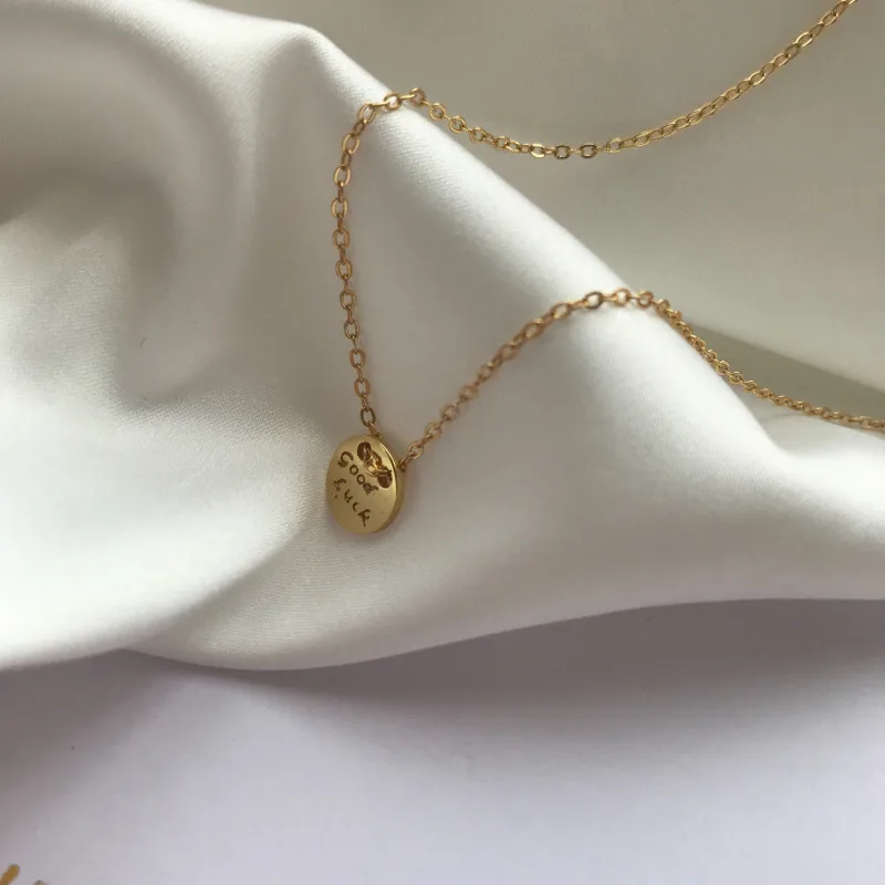 Женское колье с надписью удачи Louleur маленькое золотистое круглое ожерелье из