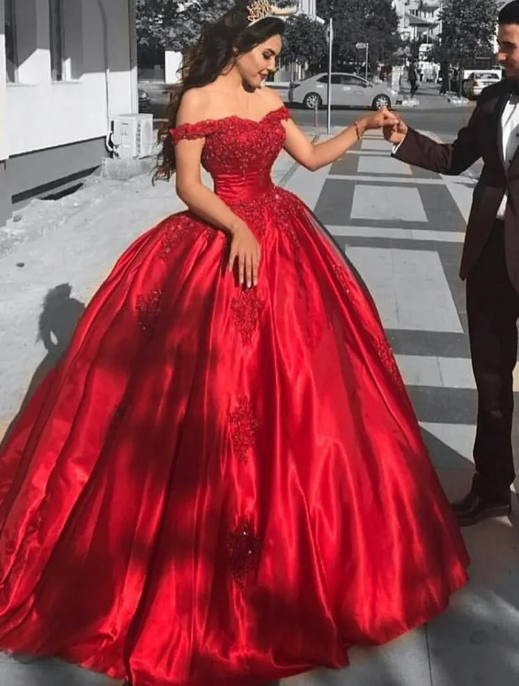 

2021 Ball Gown Quinceanera Dresses Red Satin Sexy Off the Shoulder Long Girls Dress for 15 Year Party Sexy Backless Gown