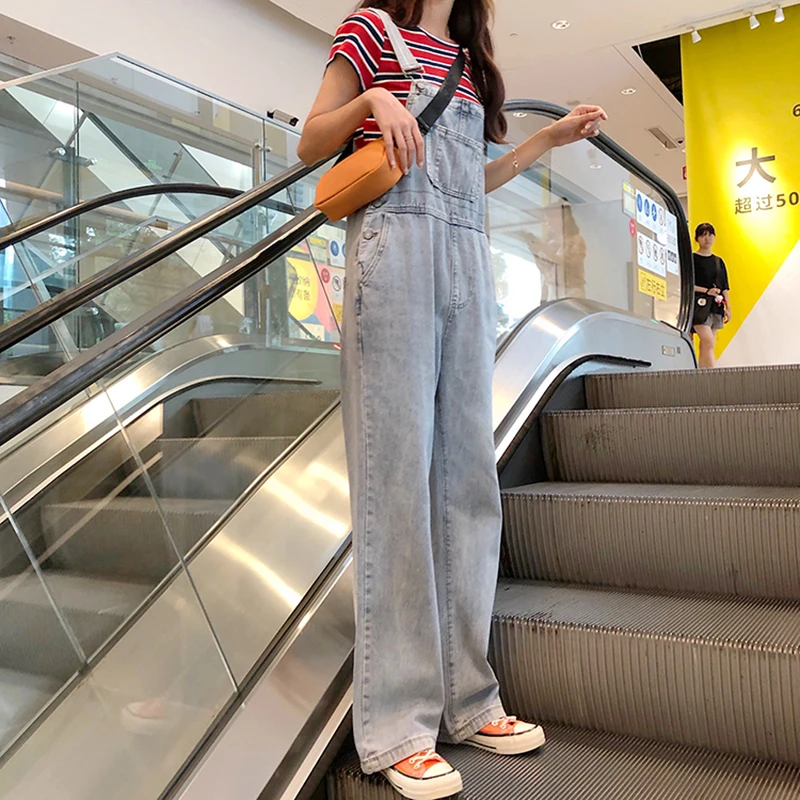 Женский слитный джинсовый комбинезон в уличном стиле светло голубой