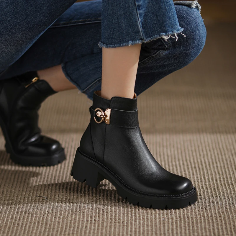 

2021 New Ankle Boots Women Thick Bottom Round Toe Genuine Leather Boots Black White Feminina Platform Shoes Chelsea Boots