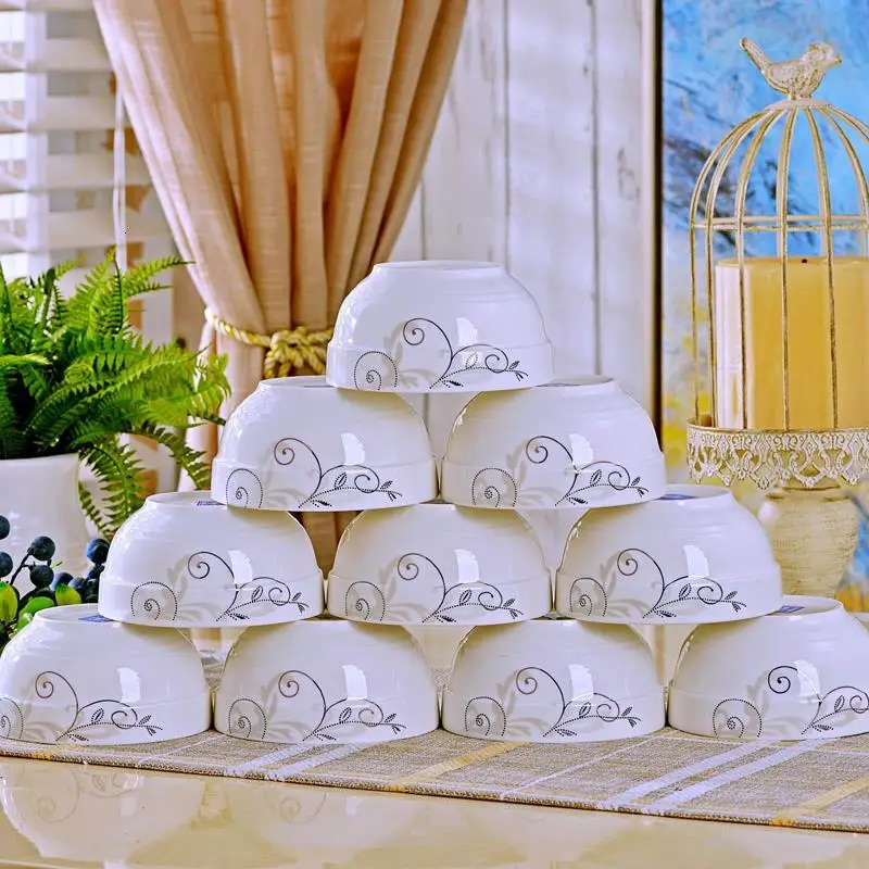 Керамическая миска для рамена и закусок.