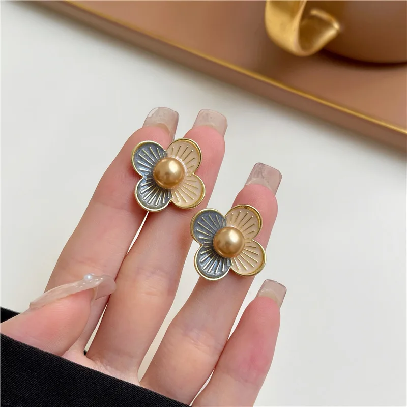 

High Sweet Cute French Clip on Earrings Pearls Luxury Vintage Earrings