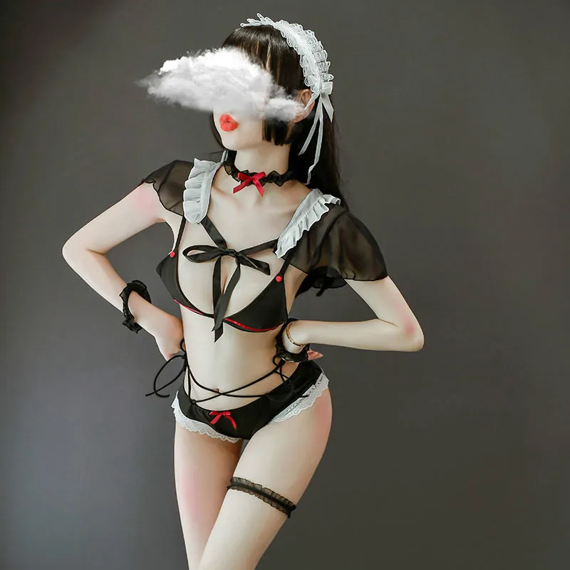 Комплект женского нижнего белья из бюстгальтера и трусиков |