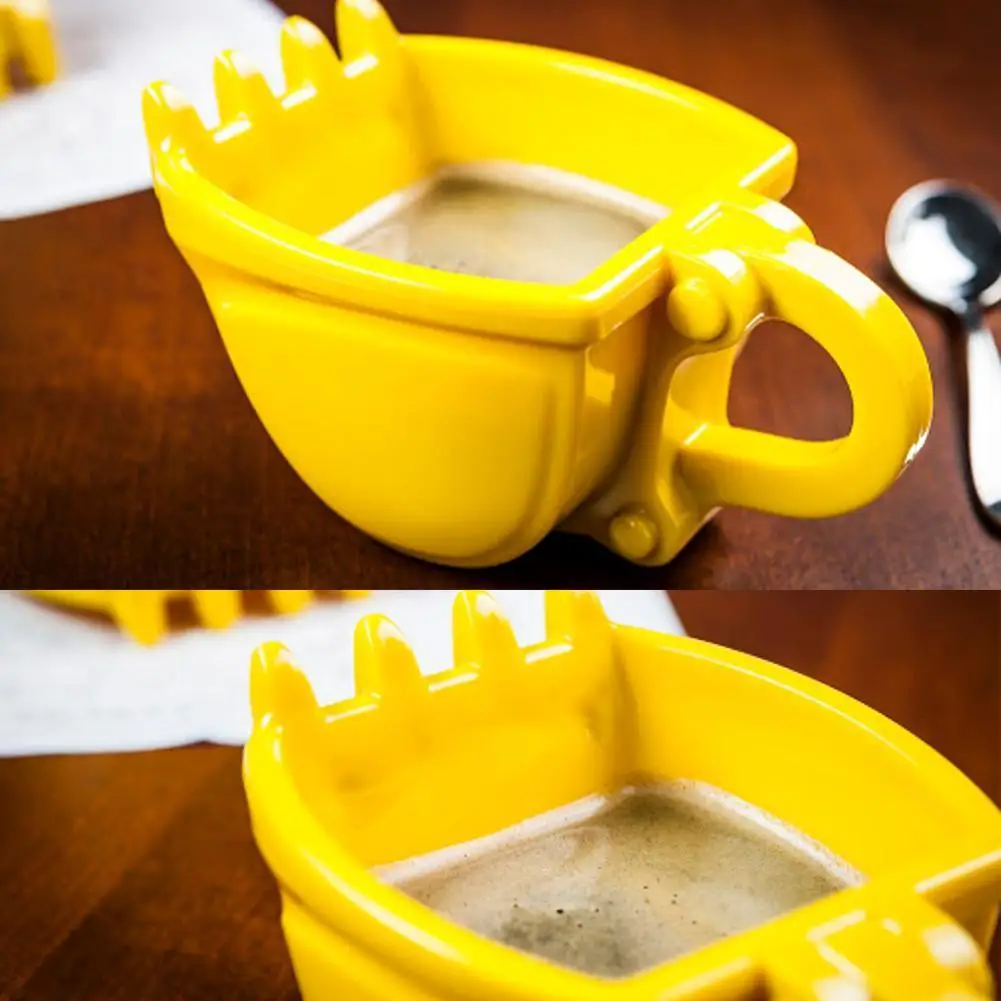 

Excavator Bucket Cup With Spade Shovel Spoon Funny Plastic Ashtray Creative Cake Container Tea Digger Small Gift For Teen