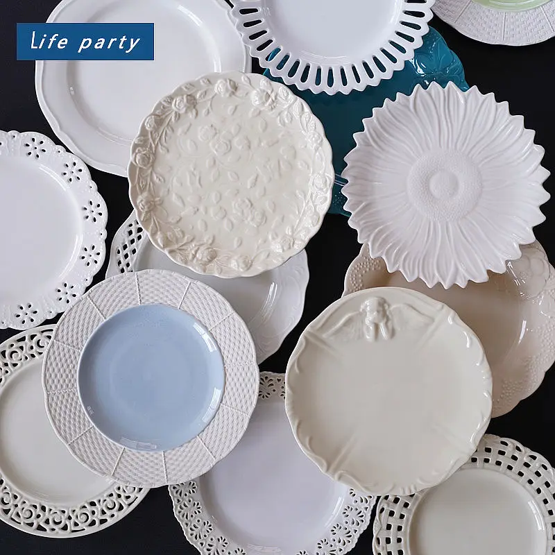 

Nordic Embossed Hollow Plate Palace Flat Plate High-end Ceramic Dish Set Dinner Plates Set Christmas Dinnerware Plates Set