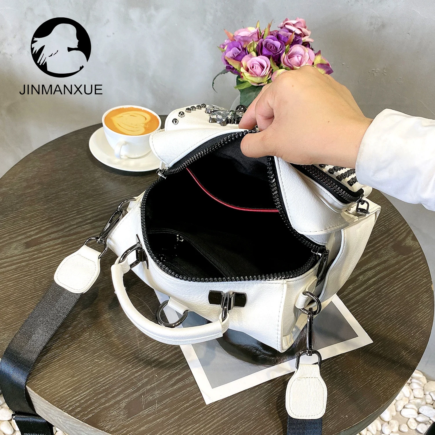 

Fashion Women Rivet Shoulder Crossbody Bag High Quality Large Capacity Backpack Leather Purses and Handbags Bolso Grande Mujer