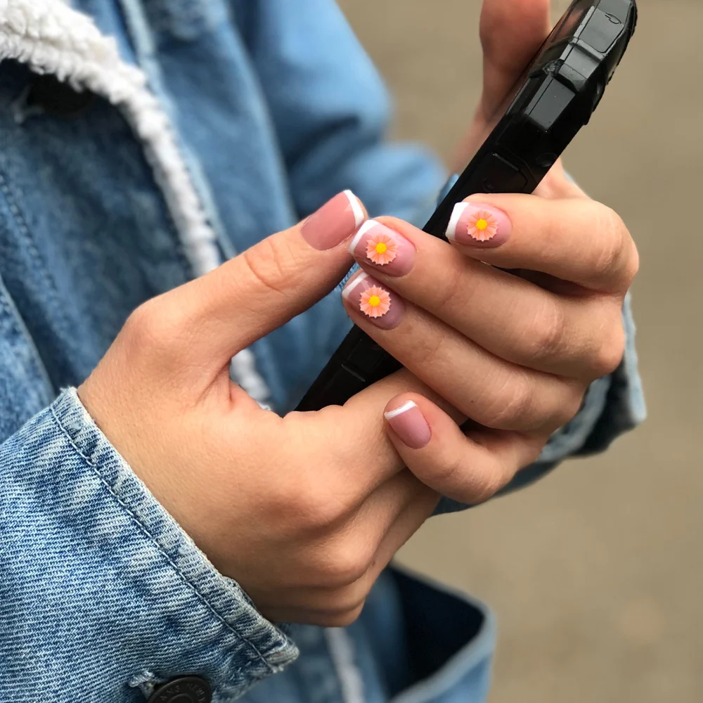 

2 Boxes Daisy Flower Nail Charm Nail Tips Jewelry Making DIY Accessories