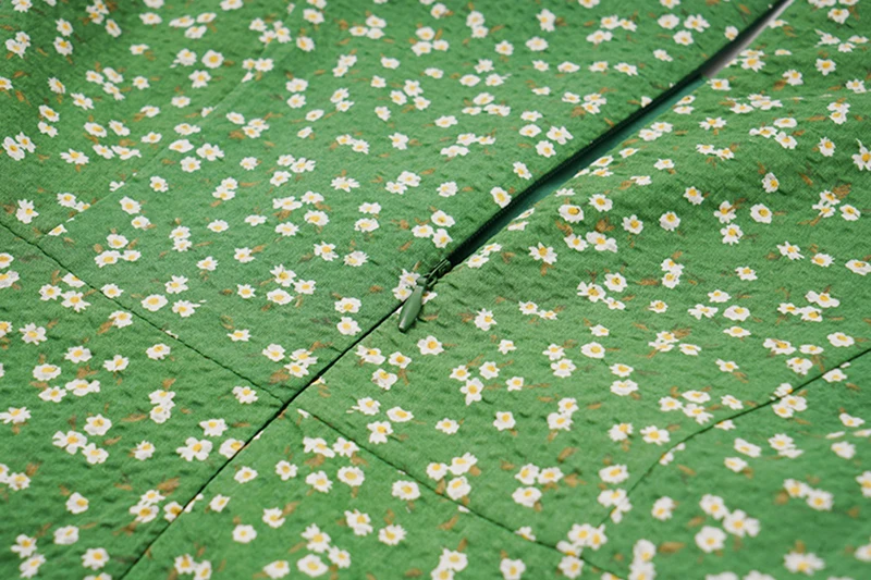 

[EAM] Women Green Ruffles Temperament Dress New Square Collar Short Sleeve Loose Fit Fashion Tide Spring Summer 2021 1DD9011