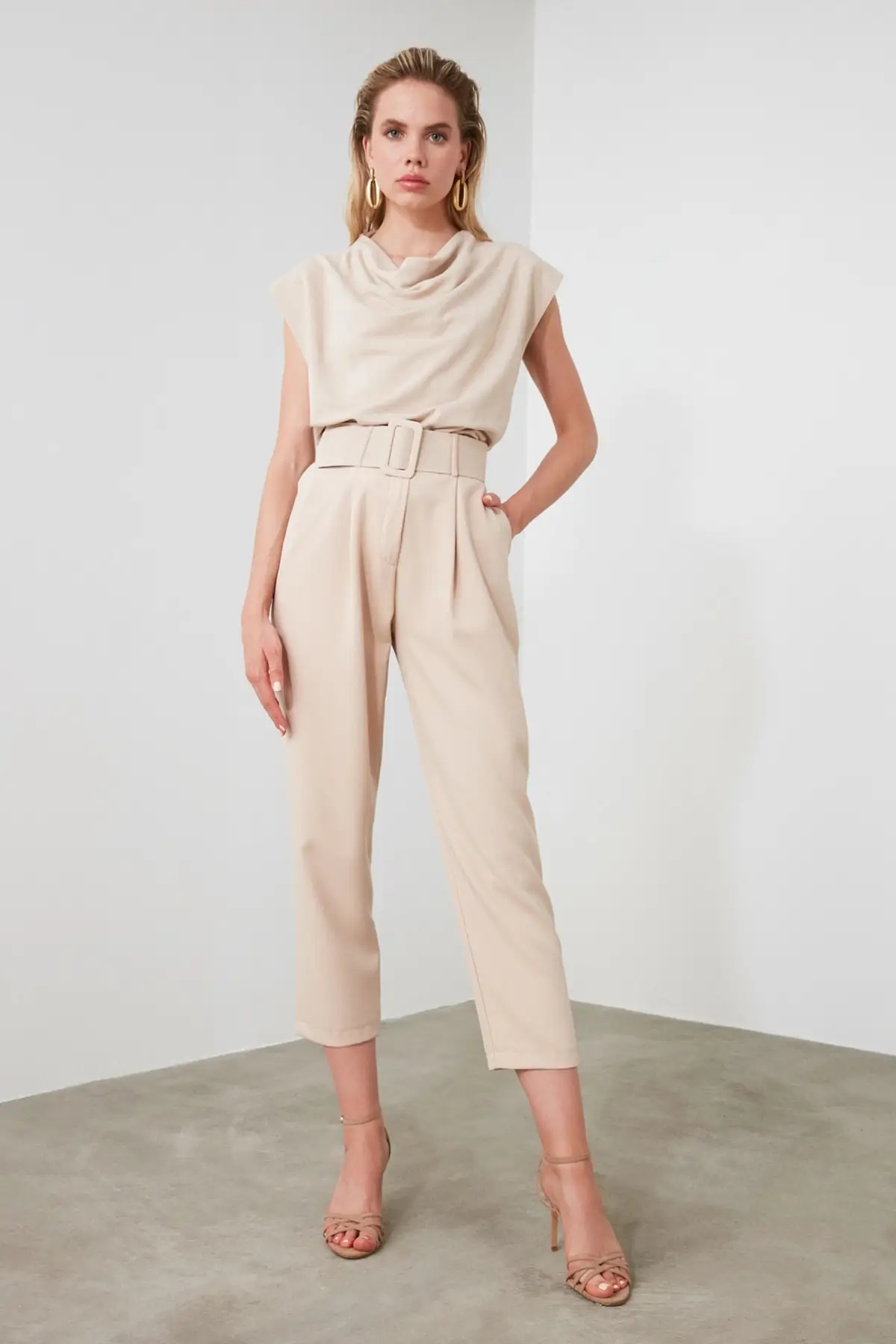 

Trendyol Belt Detail Pants TWOSS19BB0468