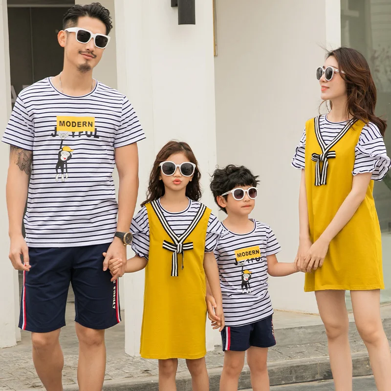 

Couple Clothes for Husband and Wife Lovers Family Clothes Striped Tops Tee Casual Mother Daughter Dress 2020 Dad Son Shorts New