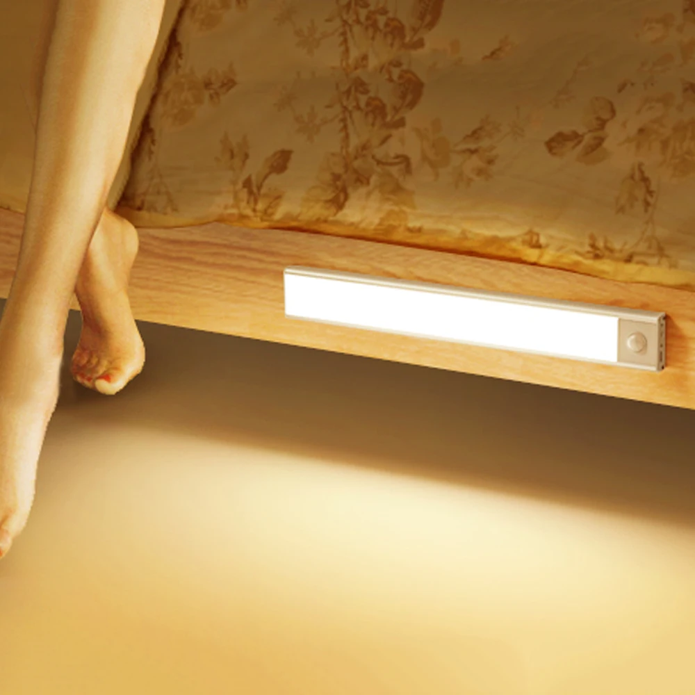 Luces LED nocturnas para debajo de la cama, lámpara nocturna con Sensor de movimiento, recargable por USB, batería de litio, para armario de cocina