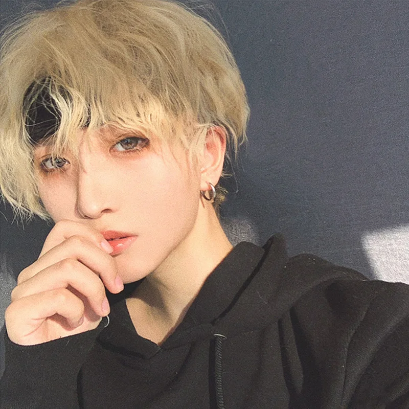 Парик для косплея AILIADE короткий кудрявый мужской вечевечерние светло-желтый