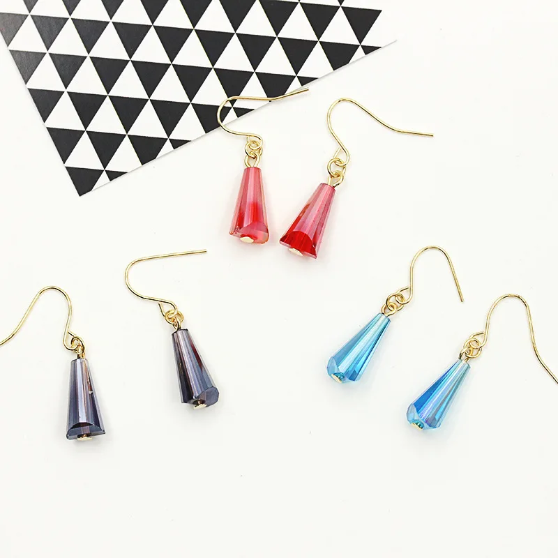 

Personalized sweet earrings, geometric glass faceted crystal pendant earrings, a hundred collocations for women