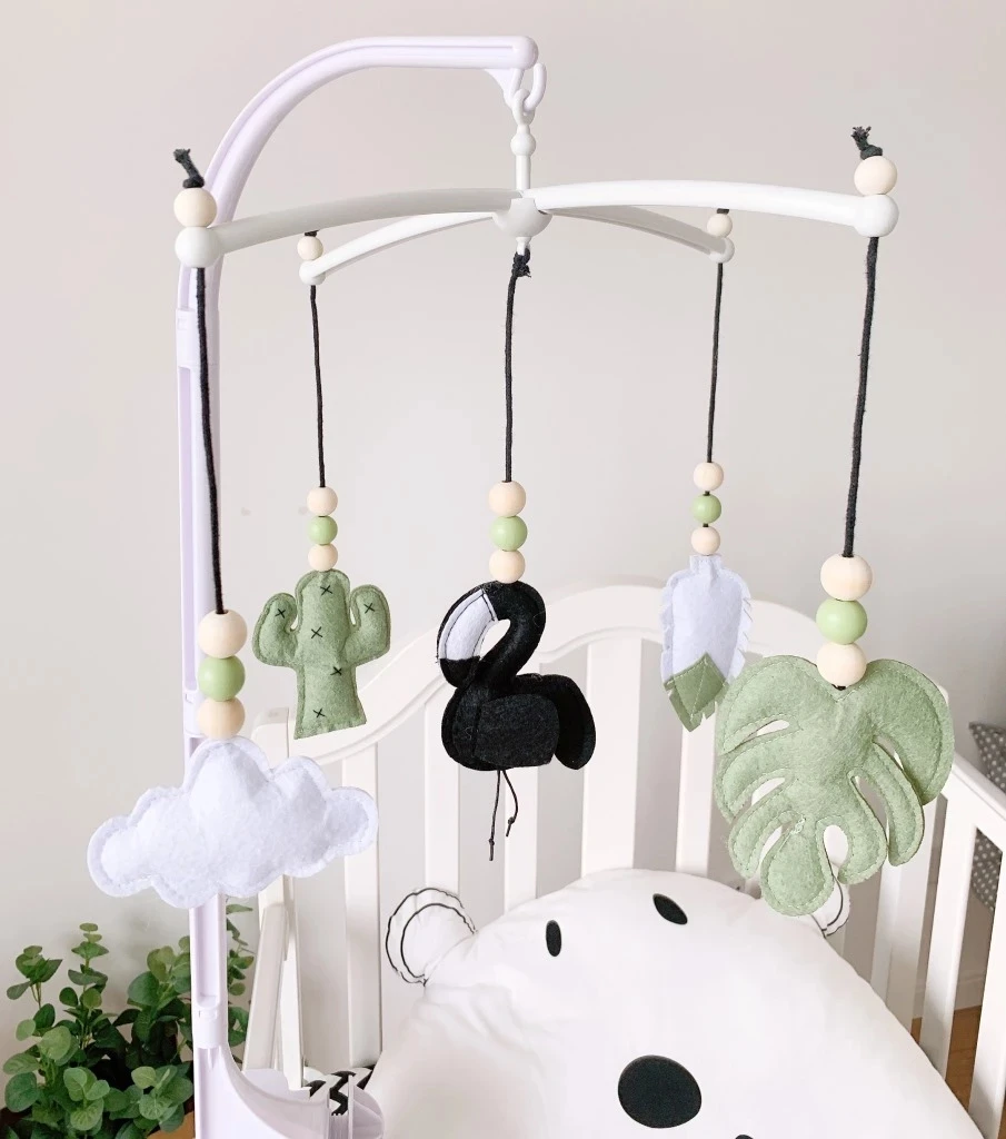 

0-12 Months For Newborn Toys Mobile Rattles Cartoon Animal Baby Crib Bed Bell INS Nordic Decor Baby Crib Wind Chime Bed Bells