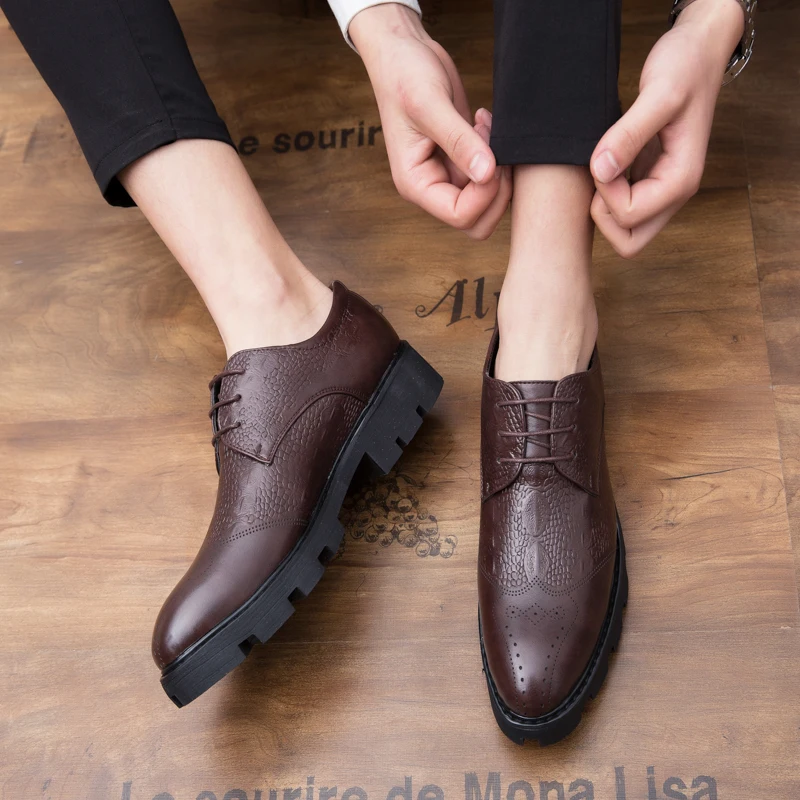 

2020 Fashion outdoor Men leather shoes Casual leather high quality Men Brogue Shoes comfortable leather loafers shoes men w4
