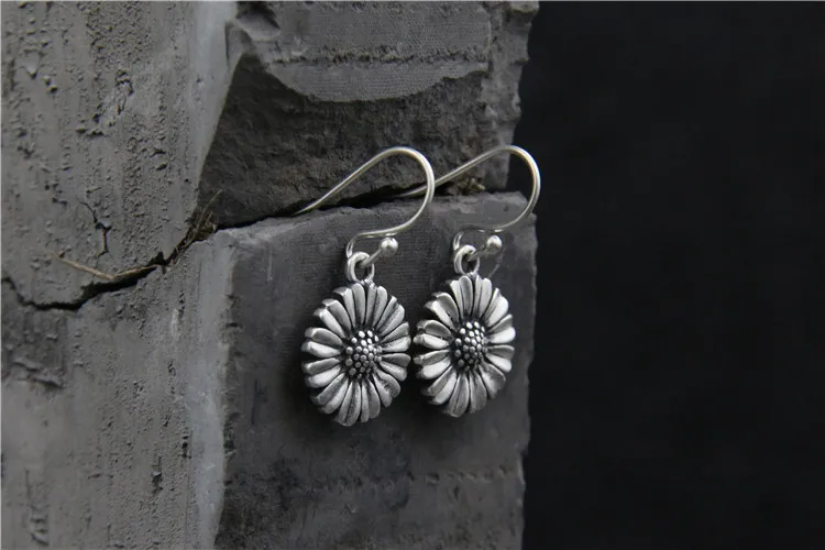 

Yinqi Silver S990 Pure Silver Women's Cute Sunflower Earrings Thai Silver Little Daisy Ear Hook Ear Rings Gift
