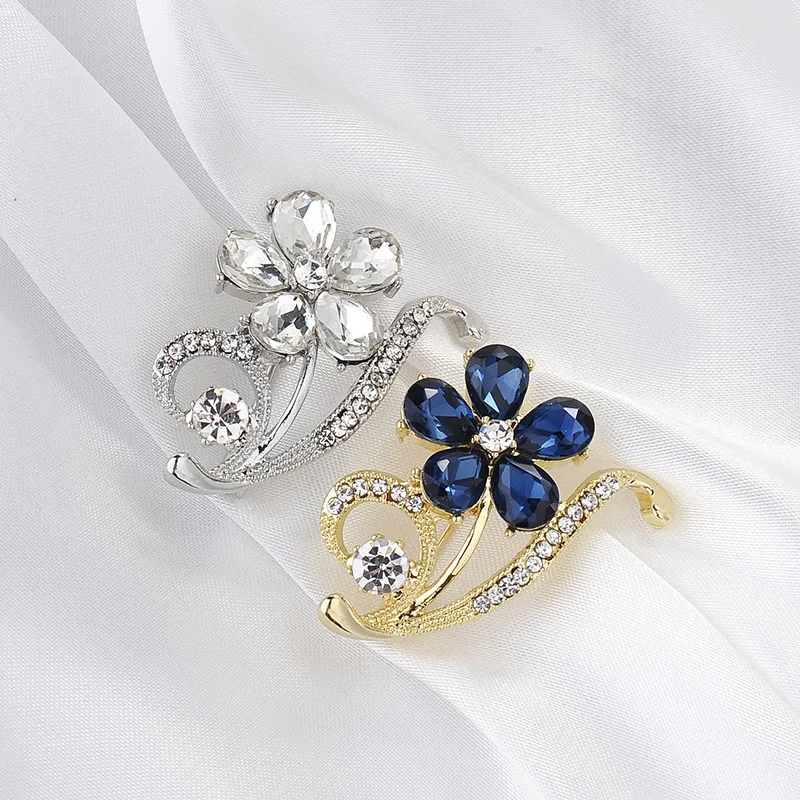 

Exquisite Flower Petals Shape Crystal Brooch Pins for Women Royal Blue Zircon Corsage Fashion Clothing Accessories Jewelry Gift