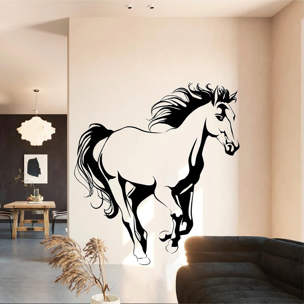 

Виниловая наклейка на стену с изображением бегущей лошади