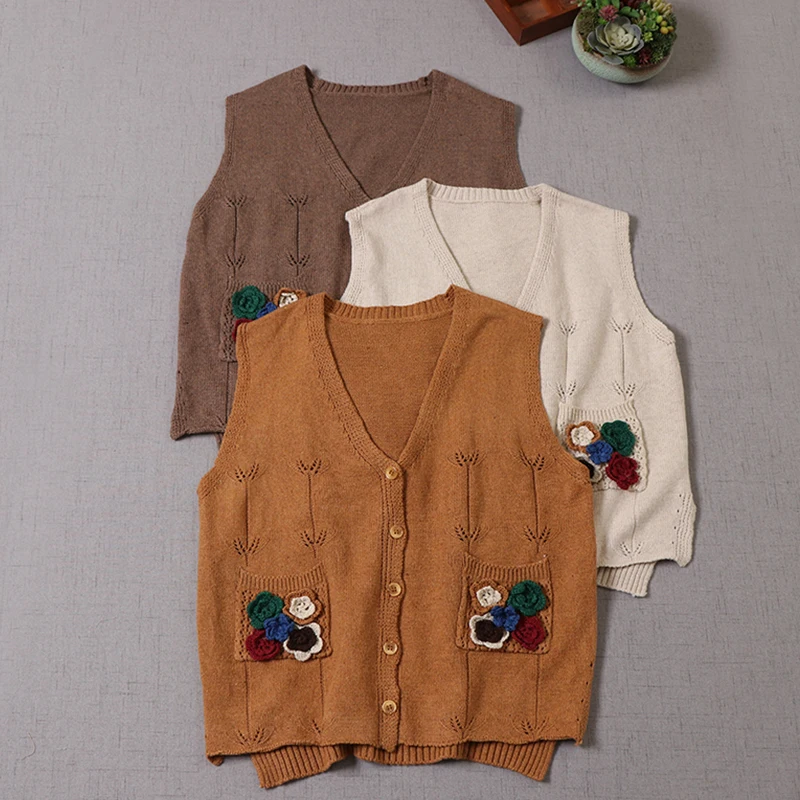 

Женский кардиган с V-образным вырезом и карманами