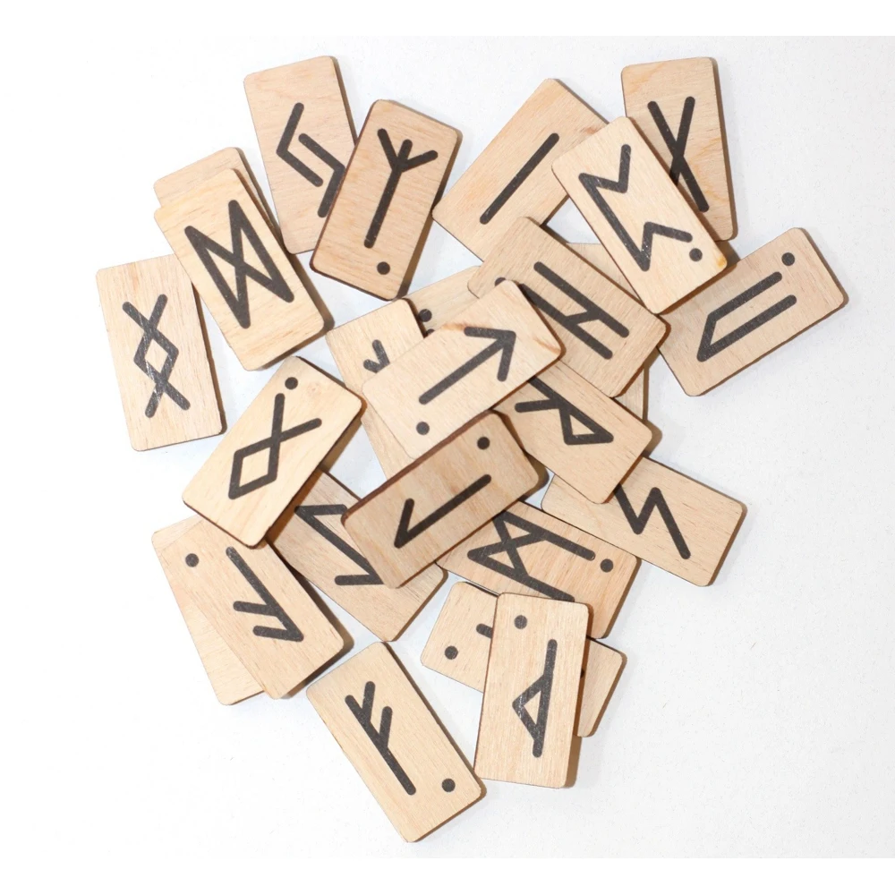 Игра настольная &quotГадание по скандинавским рунам&quot (жестяная коробочка) | Спорт