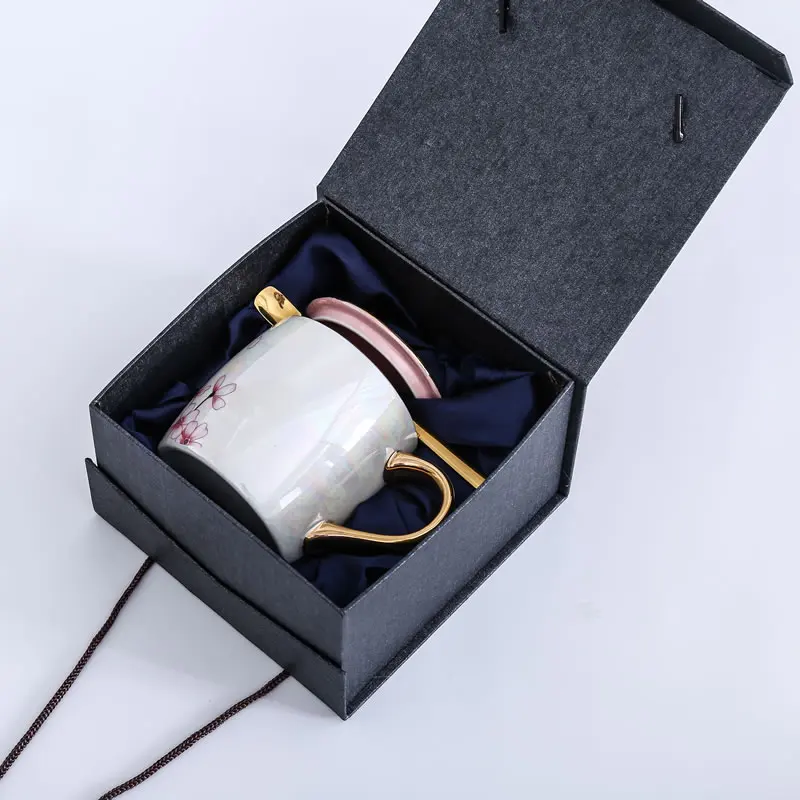 

Cartoon Modern Coffee Mugs Gift Box Korean Ceramic Cute Mug Gold Handle Spoon Included Tasse A Cafe Kitchen Supplies EB50MK