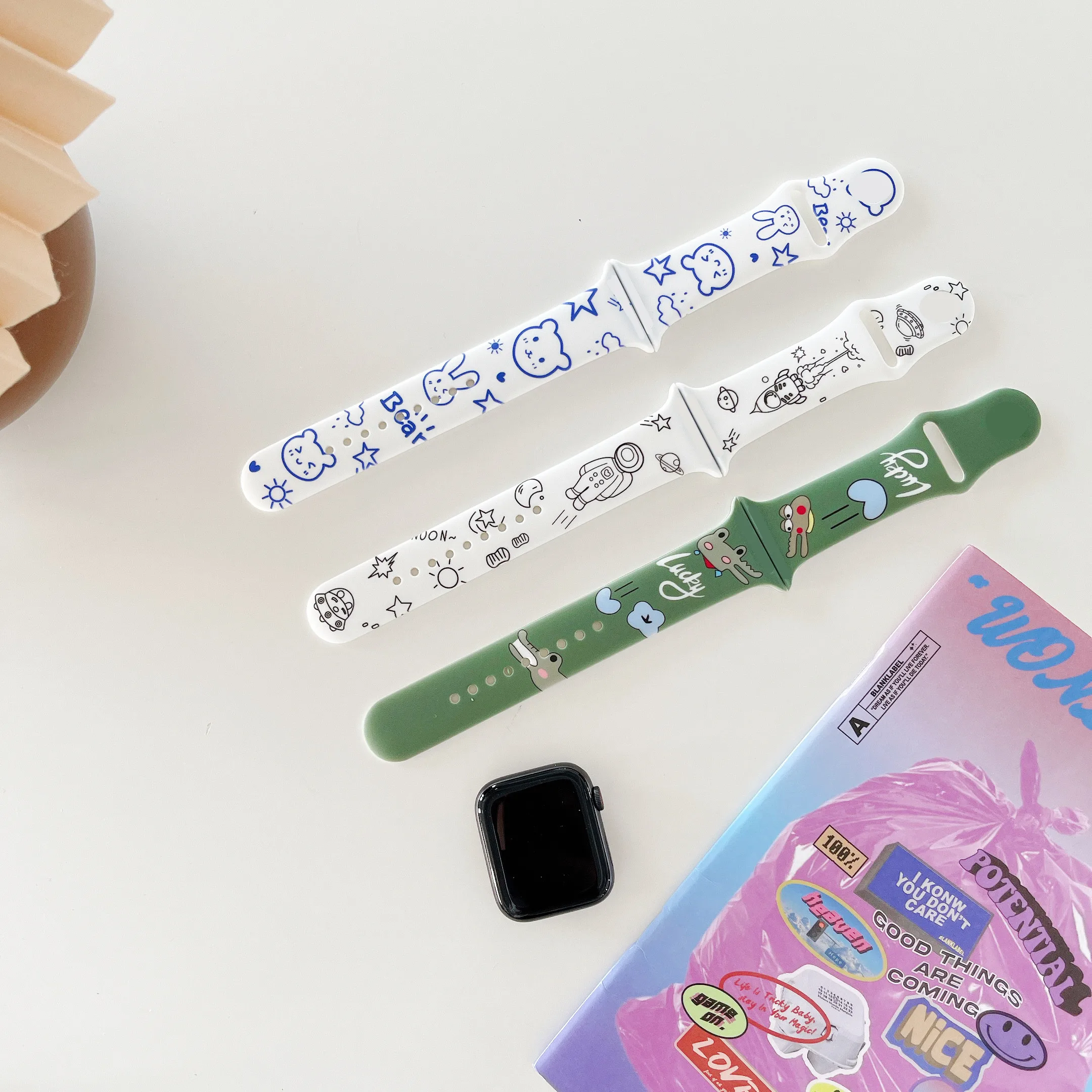 

Ремешок силиконовый для apple watch band, браслет с космическим астронавтом для iWatch Series SE 7 6 5 4 3 2 1 Correa 38 40 41 42 44 45 мм