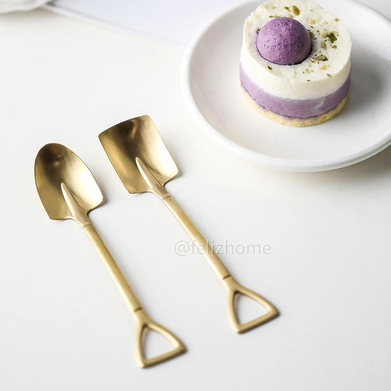 

Creative Dinning Tableware Small Spade Shovel Shape Stainless Steel Vintage Golden Spoon Matt Coffee Spoon Desserts Tools