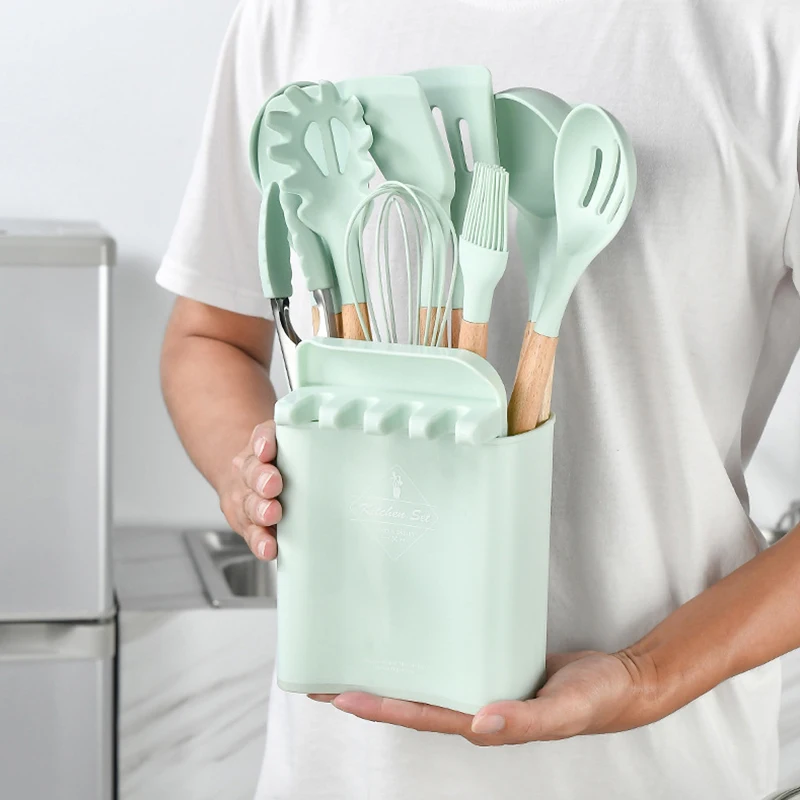 2021 новейшая деревянная ручка силикон набор кухонной посуды антипригарная посуда