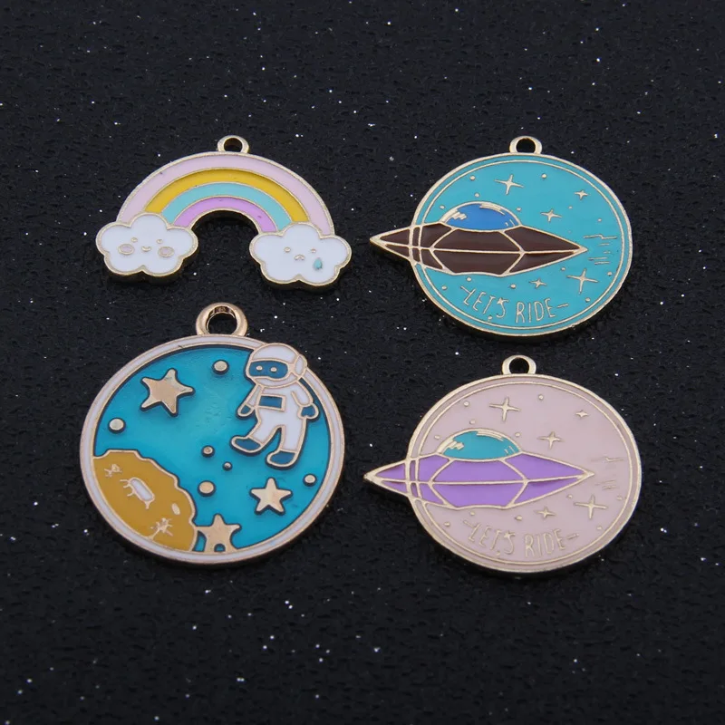 

10pcs/Lot Enamel Plated Color Zinc Alloy Rainbow Planet Astronaut Drop Oil Charms Pendant DIY Handmade Craft For Jewelry Making