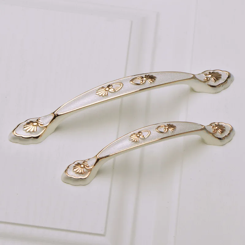 

Gold and Silver Hardware Handles European Style Carved Cabinets Wardrobe Door Handles Modern Furniture Decoration Small Handles