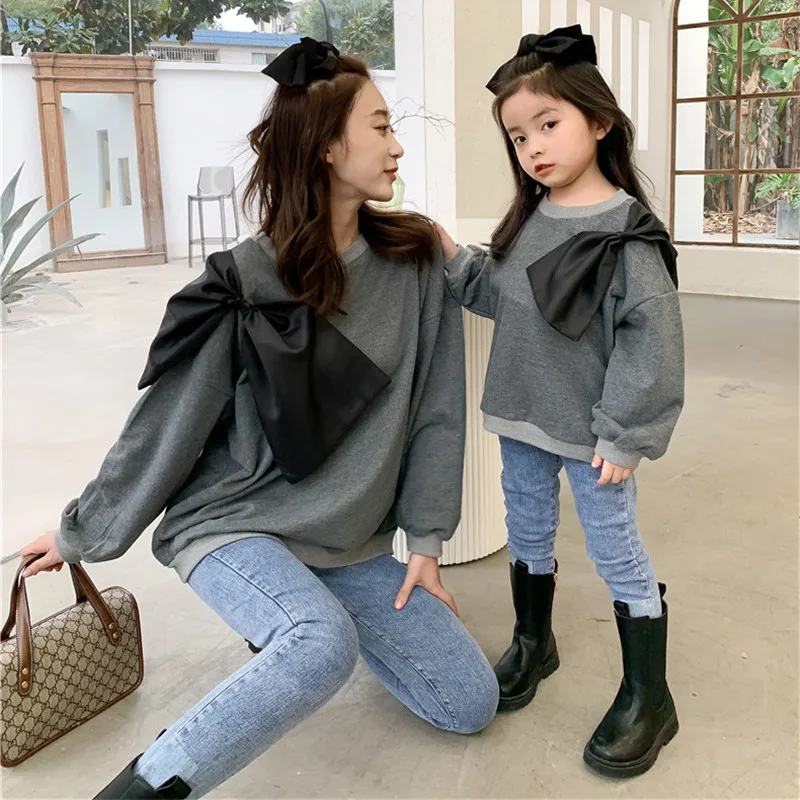 

Spring Autumn mom and girls big bowknot loose long sleeve sweatshirts Korean style parent-child pullovers