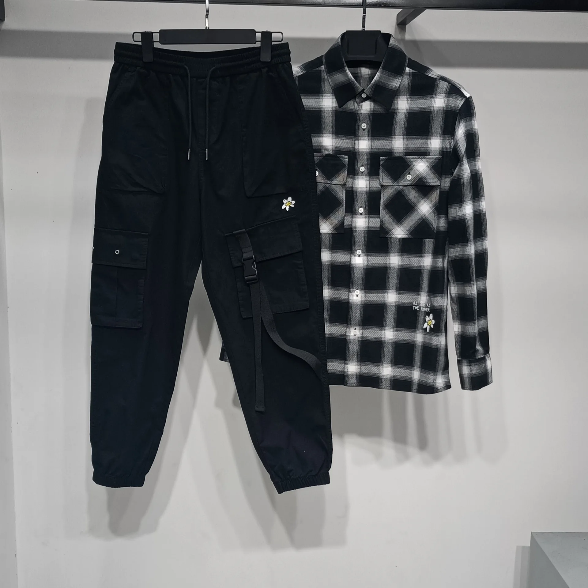 

autumn 2020 new men's wear black small wrinkled chrysanthemum face casual fashion overalls men's bwgba3432