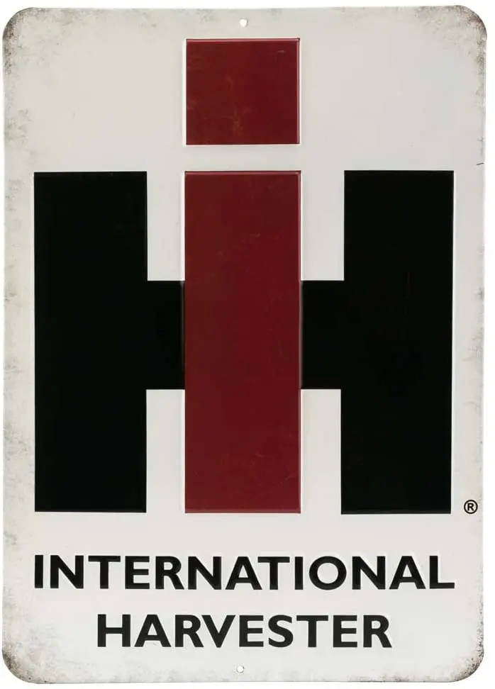 

Open Road Brands Farmall International Harvester Logo grabado en relieve Metal Sign